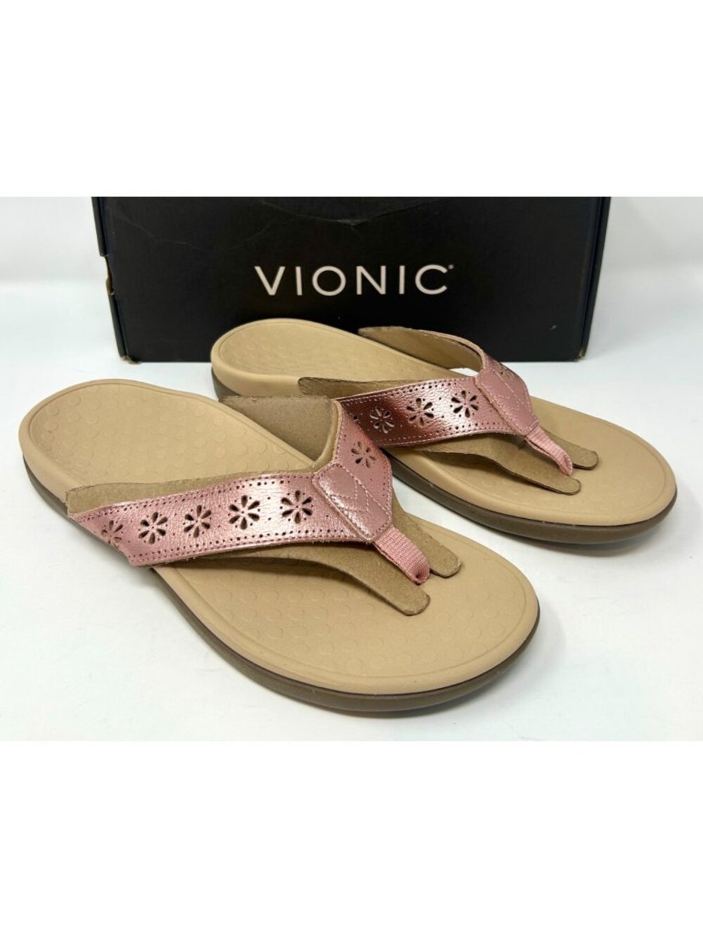 Vionic Shona Women's Perforated Floral Leather Thong Sandals Rose Gold Size 10M